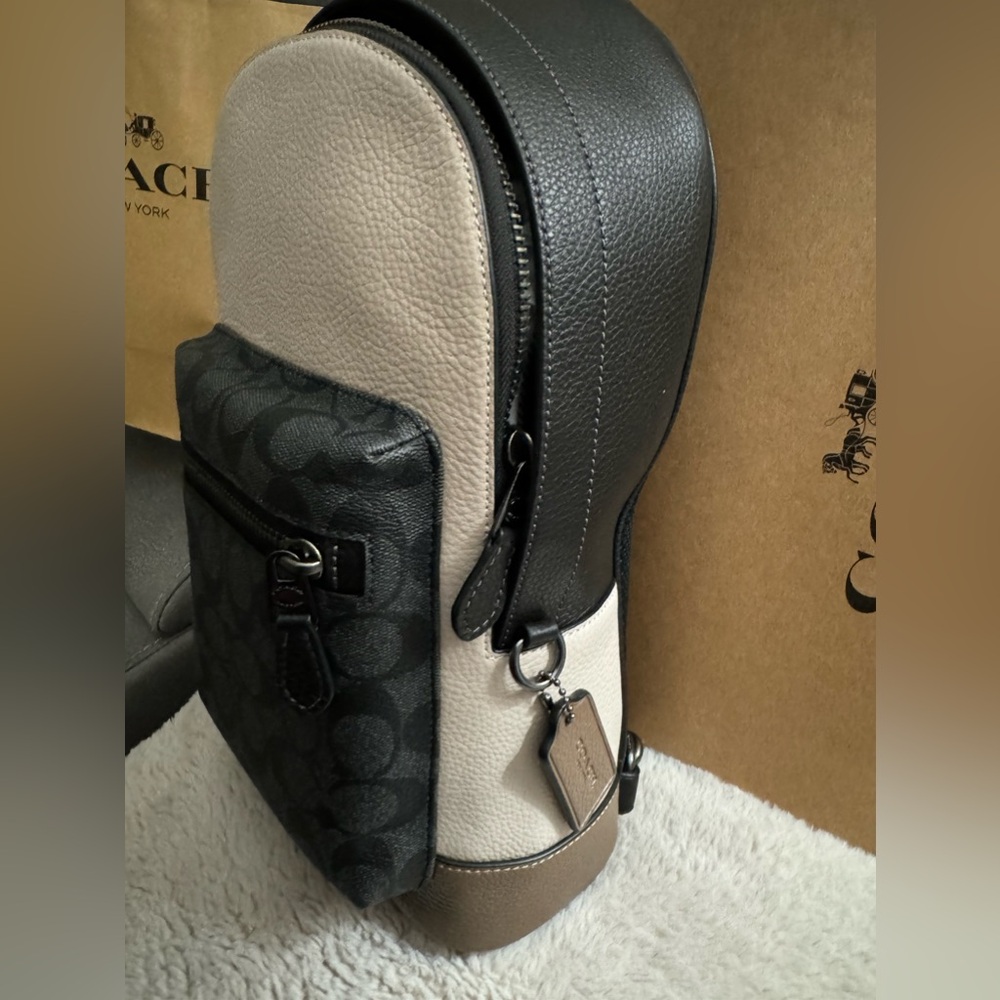 Coach west pack for men. Brand new with box and paper bag perfecf for gifting.